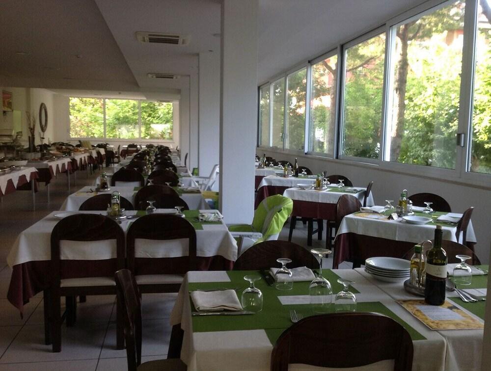 Hotel Matteo Cervia Eksteriør billede