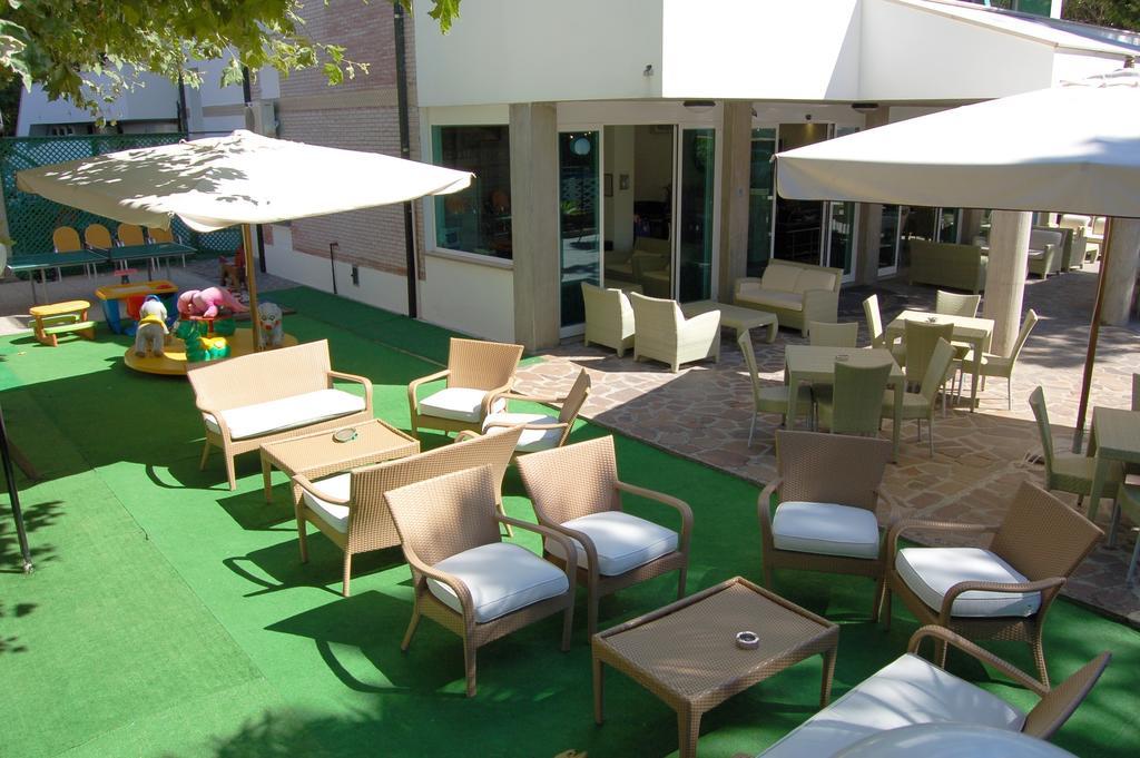 Hotel Matteo Cervia Eksteriør billede